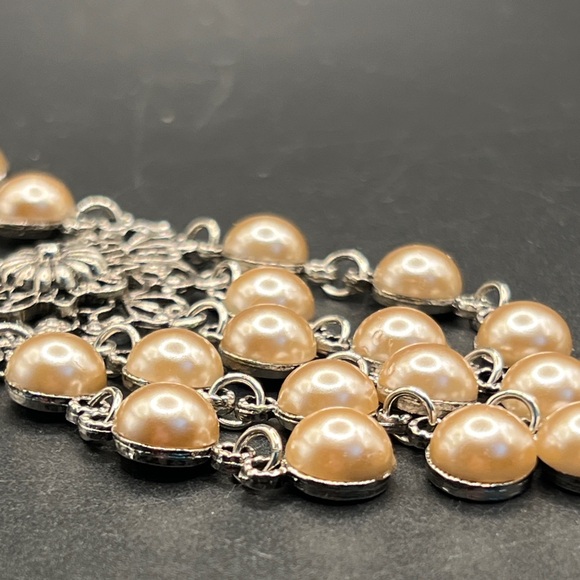Vintage Dangling faux Pearl Necklace - Picture 6 of 7